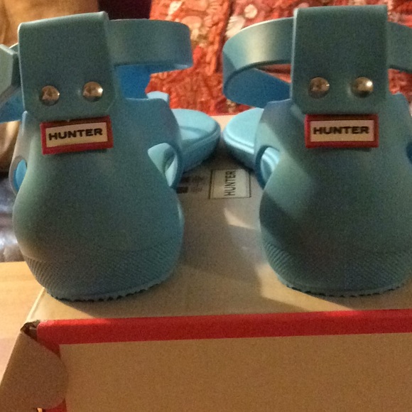 NWB Hunter T-bar blue sandals size 8 - Picture 1 of 4